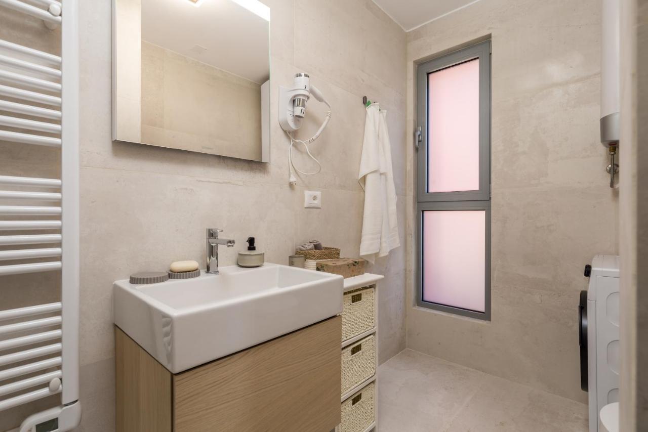 Luxury City Center Apartment -50M To The Sea Opatija Exterior foto